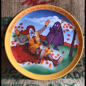 Mc DONALD'S 1977 Ronald McDonald Fall Collectors Plate